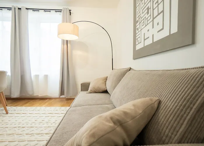 Spacious In Prime Location Appartamento *